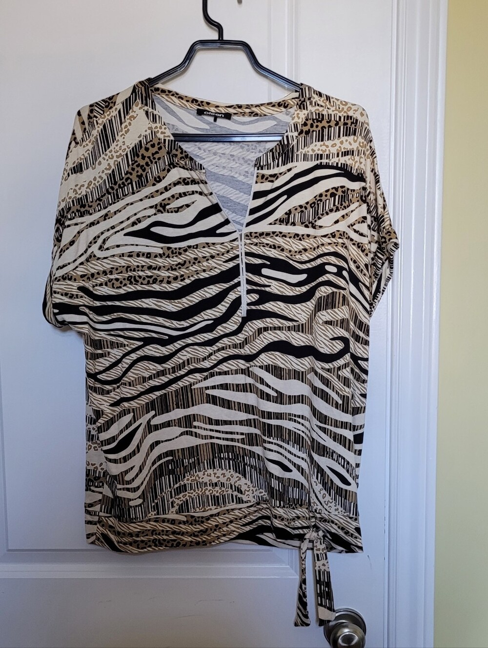 Olsen blouse shirt top short sleeve animal print Cosma relaxed fit zebra leopard